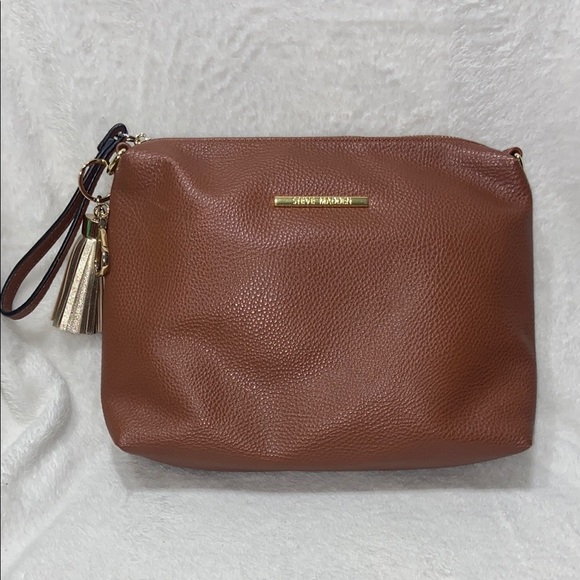Steve Madden Handbags - Steve Madden Brown Leather Wristlet